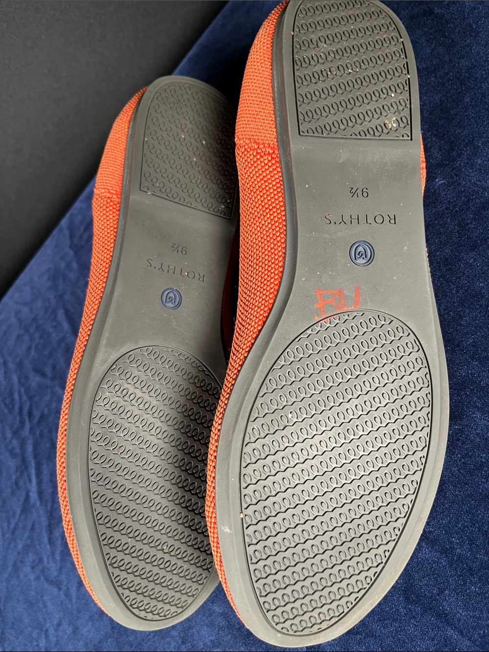 Rothy's Orange Knit Pointed-Toe Flats with Blue Trim Size 9.5 - Picture 2 of 8